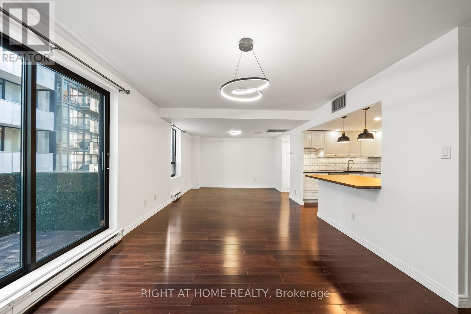 605 - 19 Dundonald Street, Toronto, Ontario  M4Y 1K3 - Photo 5 - C13056914