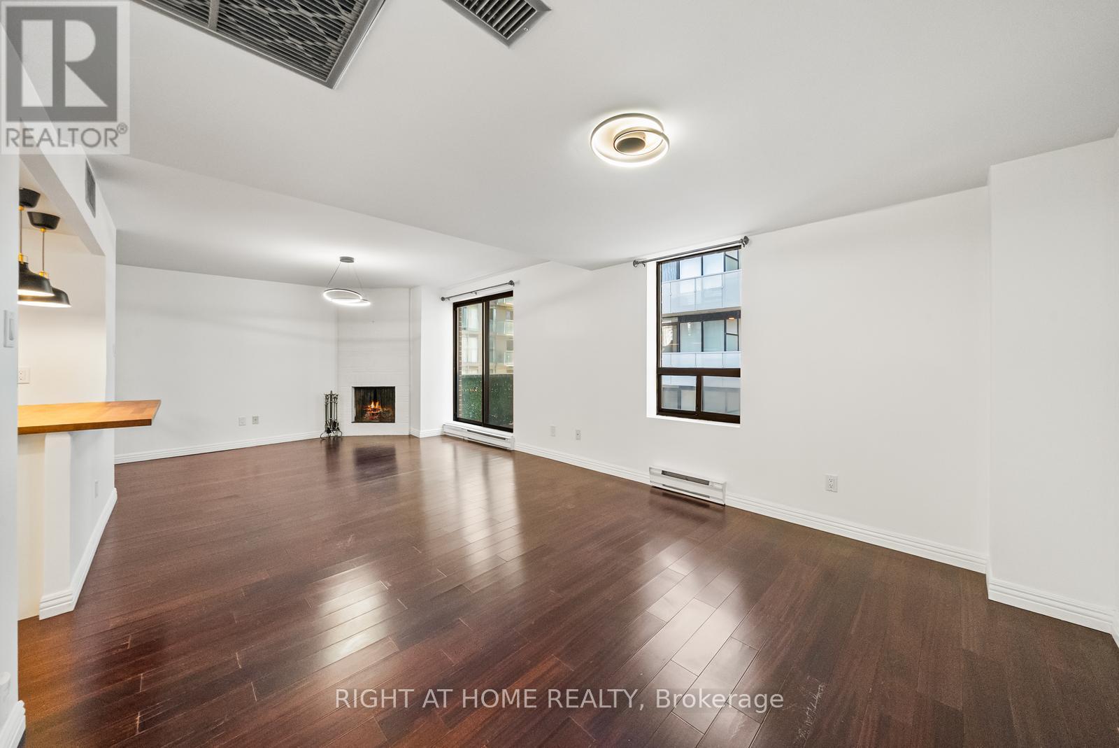 605 - 19 Dundonald Street, Toronto, Ontario  M4Y 1K3 - Photo 6 - C13056914