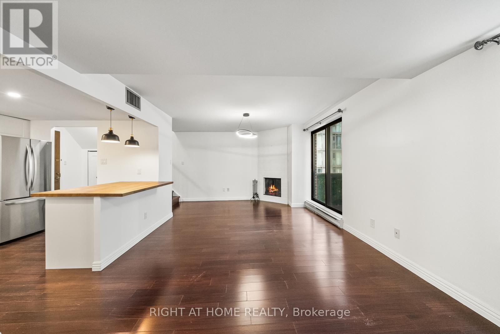 605 - 19 Dundonald Street, Toronto, Ontario  M4Y 1K3 - Photo 8 - C13056914