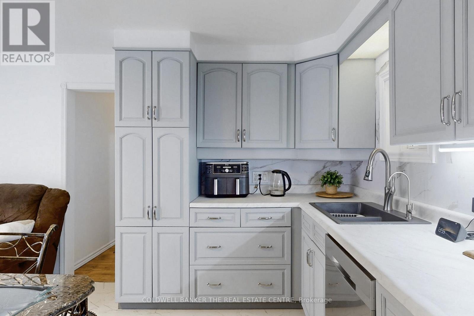 8352 Main Lisle Street, Adjala-Tosorontio, Ontario  L0M 1M0 - Photo 6 - N13028582