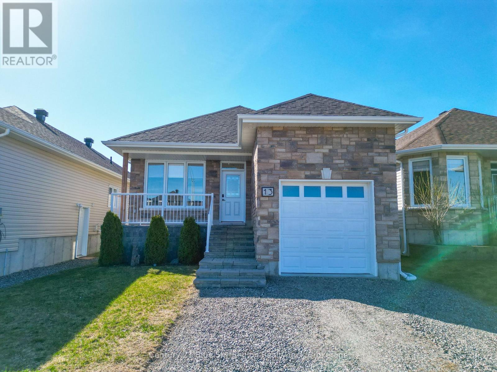 13 Frank Court, North Bay, Ontario  P1B 0C4 - Photo 2 - X13056798