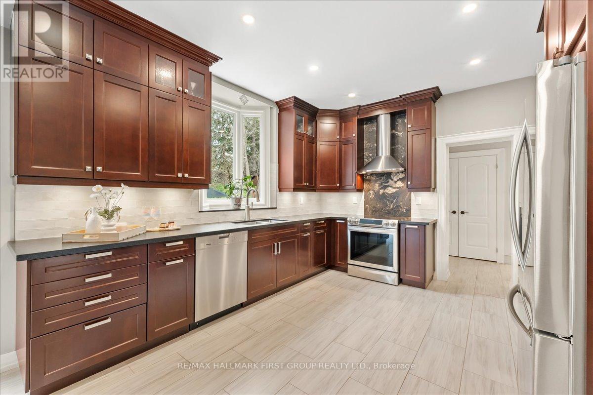 1484 Rougemount Drive, Pickering, Ontario  L1V 1N1 - Photo 16 - E13047426