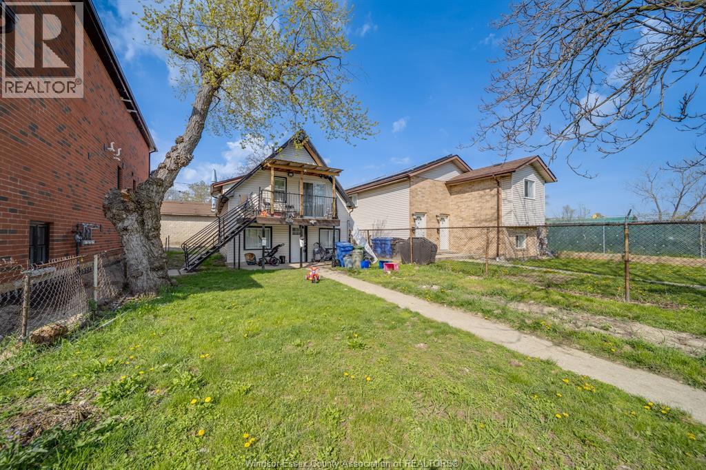 1321 HENRY FORD, Windsor, Ontario