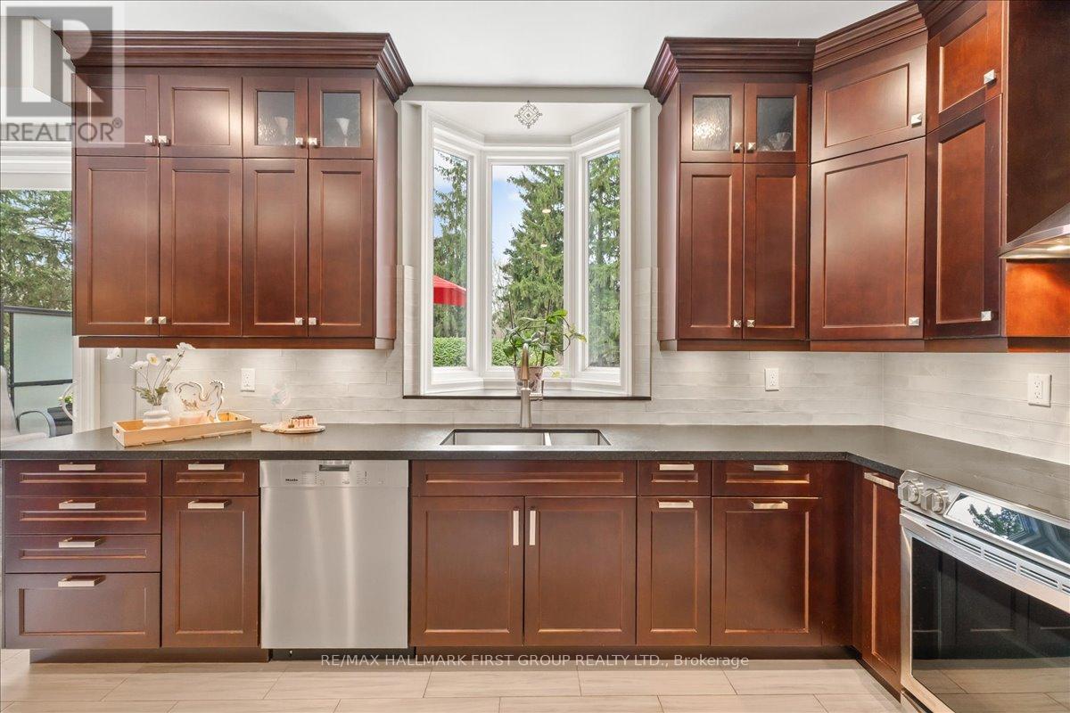 1484 Rougemount Drive, Pickering, Ontario  L1V 1N1 - Photo 19 - E13047426