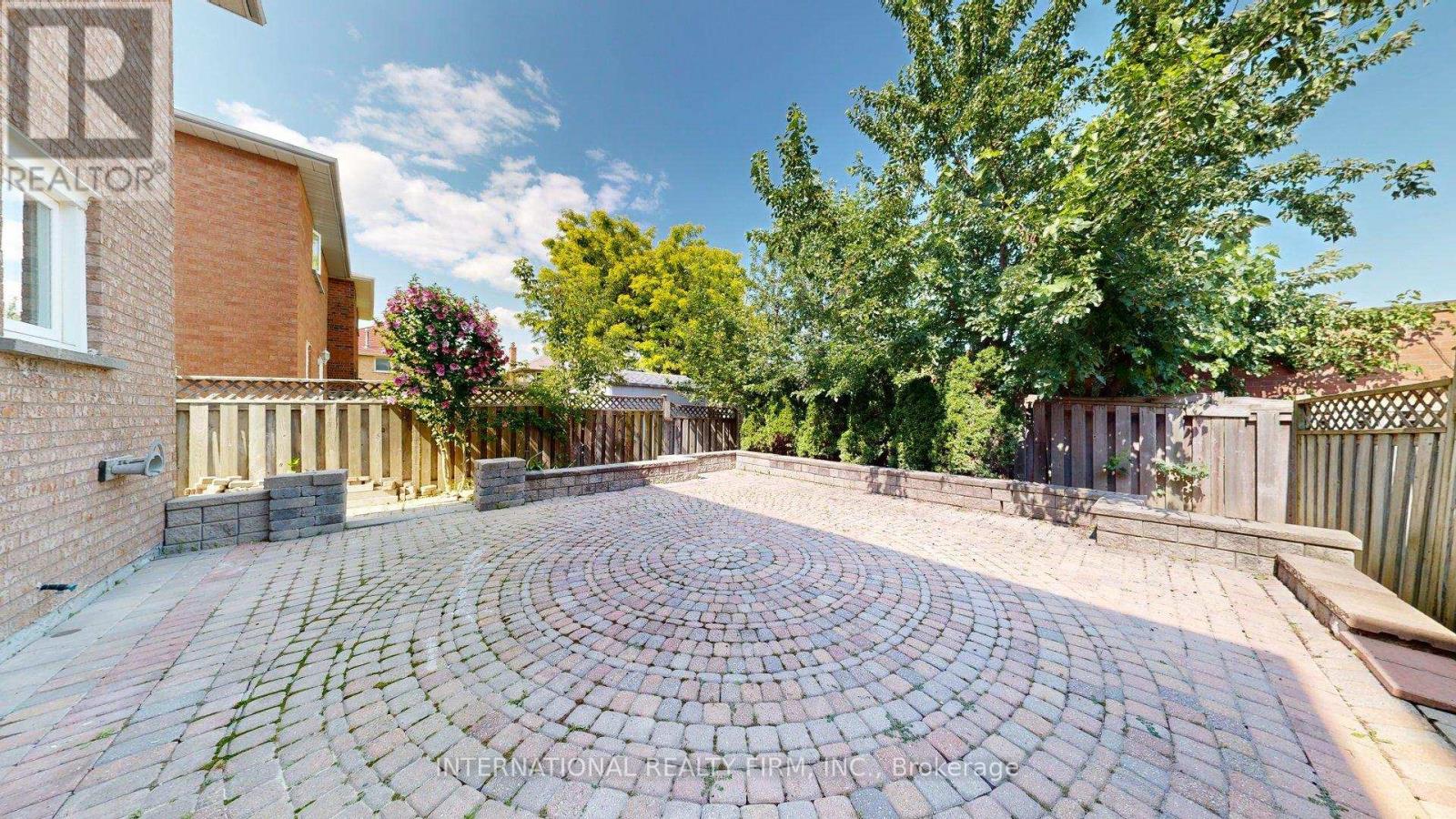 71 Olivewood Drive, Markham, Ontario  L3S 3E2 - Photo 5 - N13055474