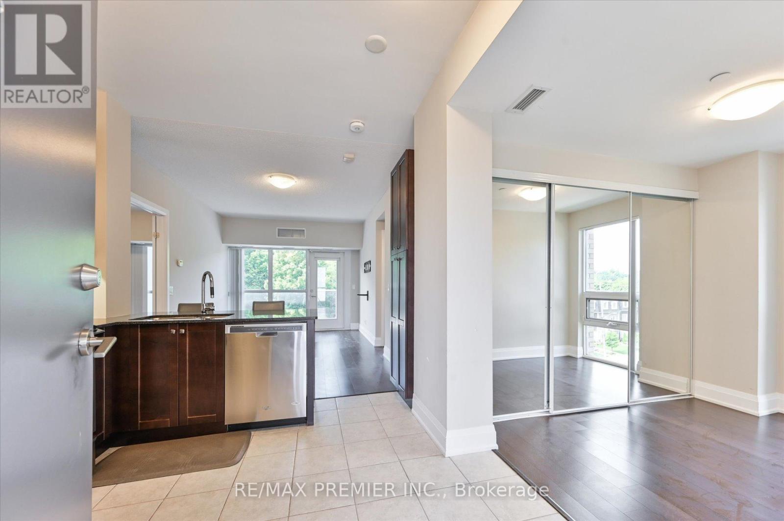 517 - 8302 Islington Avenue, Vaughan, Ontario  L4L 0E6 - Photo 4 - N13056624