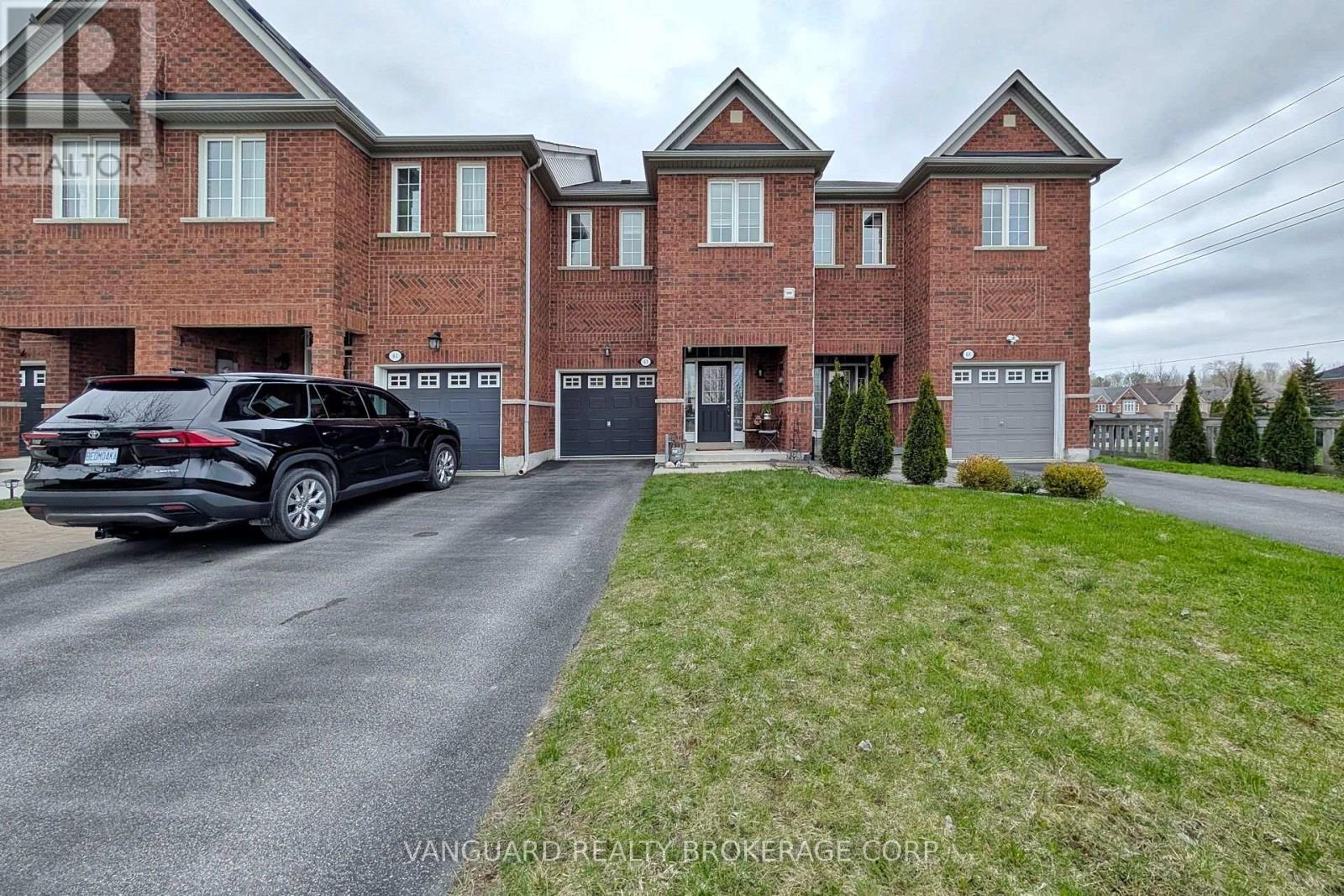 63 Mccann Crescent, Bradford West Gwillimbury (Bradford), Ontario  L3Z 0G6 - Photo 1 - N13056726