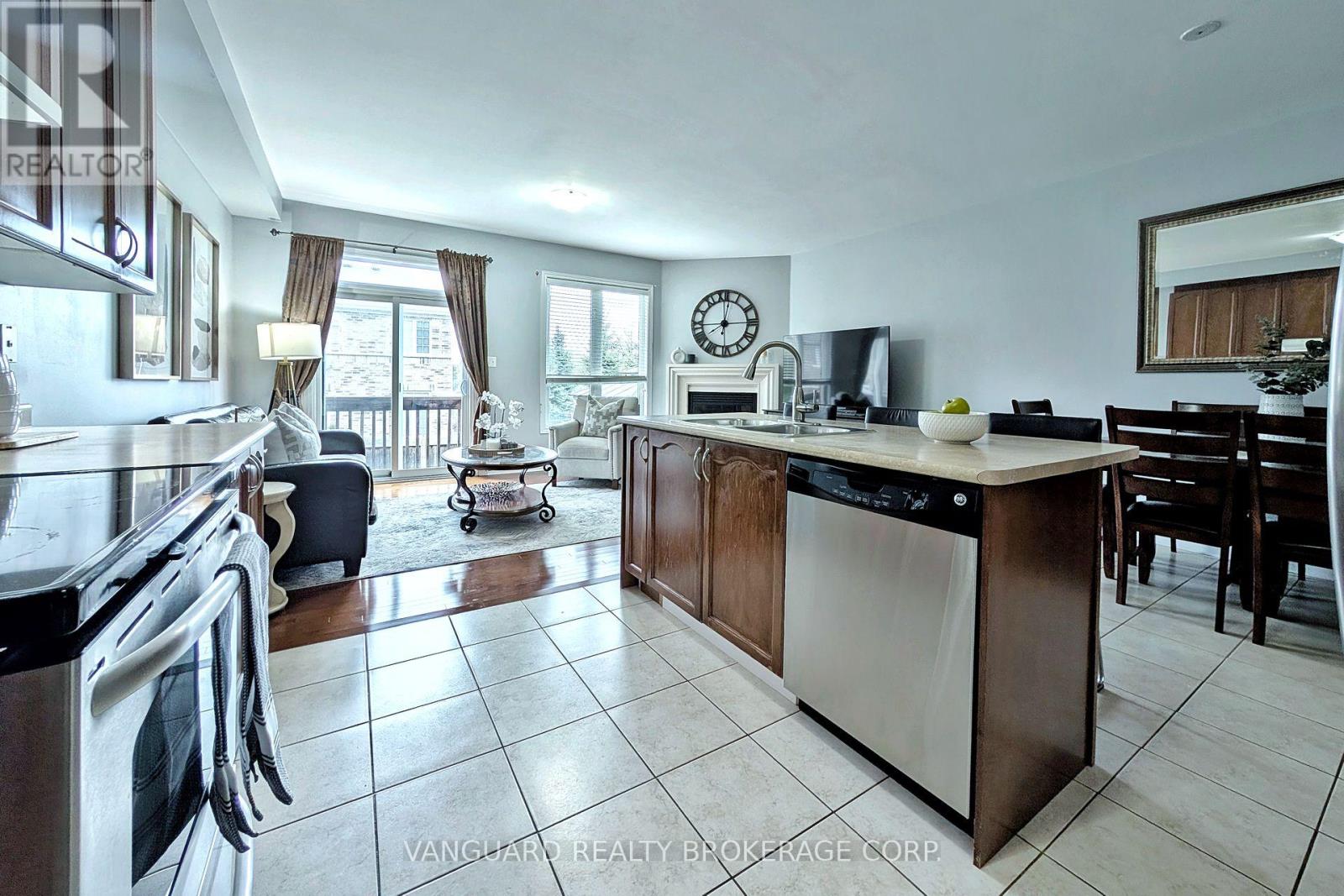 63 Mccann Crescent, Bradford West Gwillimbury (Bradford), Ontario  L3Z 0G6 - Photo 12 - N13056726