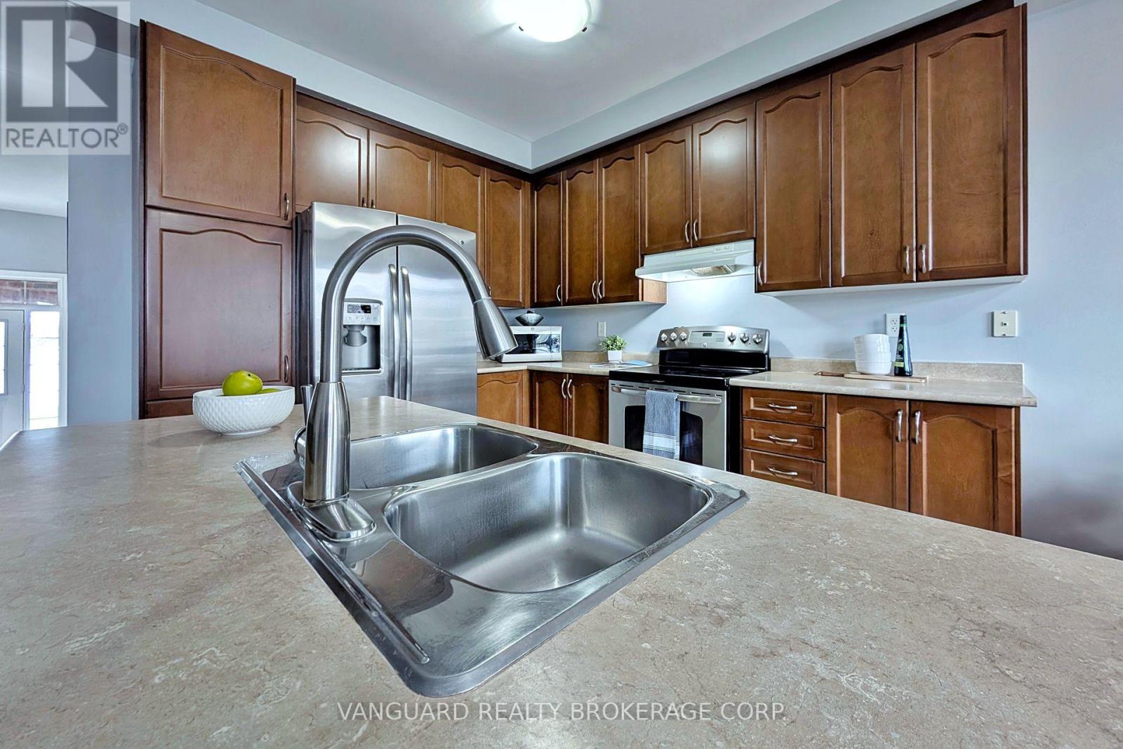 63 Mccann Crescent, Bradford West Gwillimbury (Bradford), Ontario  L3Z 0G6 - Photo 14 - N13056726