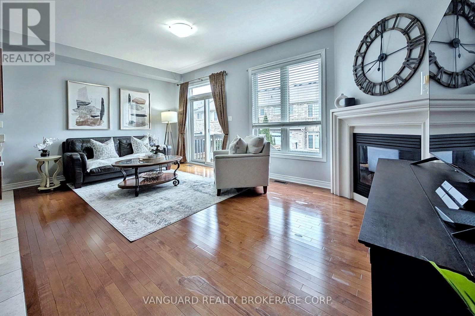 63 Mccann Crescent, Bradford West Gwillimbury (Bradford), Ontario  L3Z 0G6 - Photo 21 - N13056726