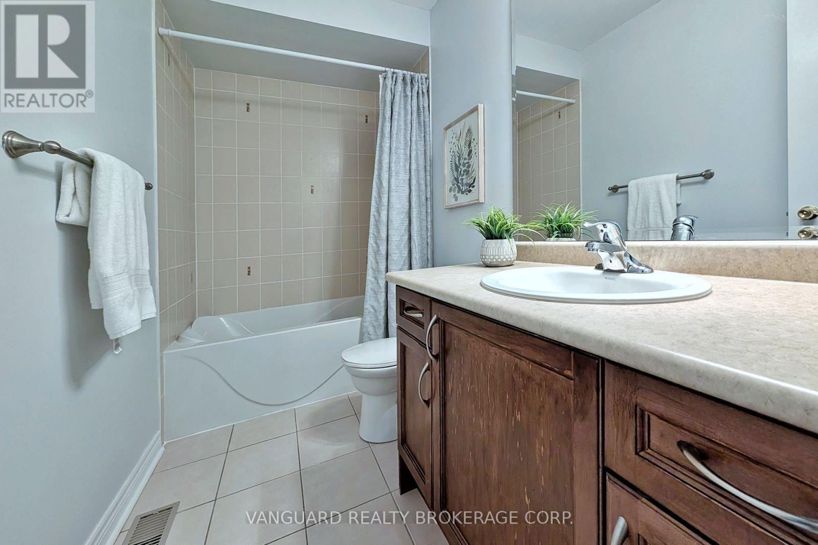 63 Mccann Crescent, Bradford West Gwillimbury (Bradford), Ontario  L3Z 0G6 - Photo 39 - N13056726