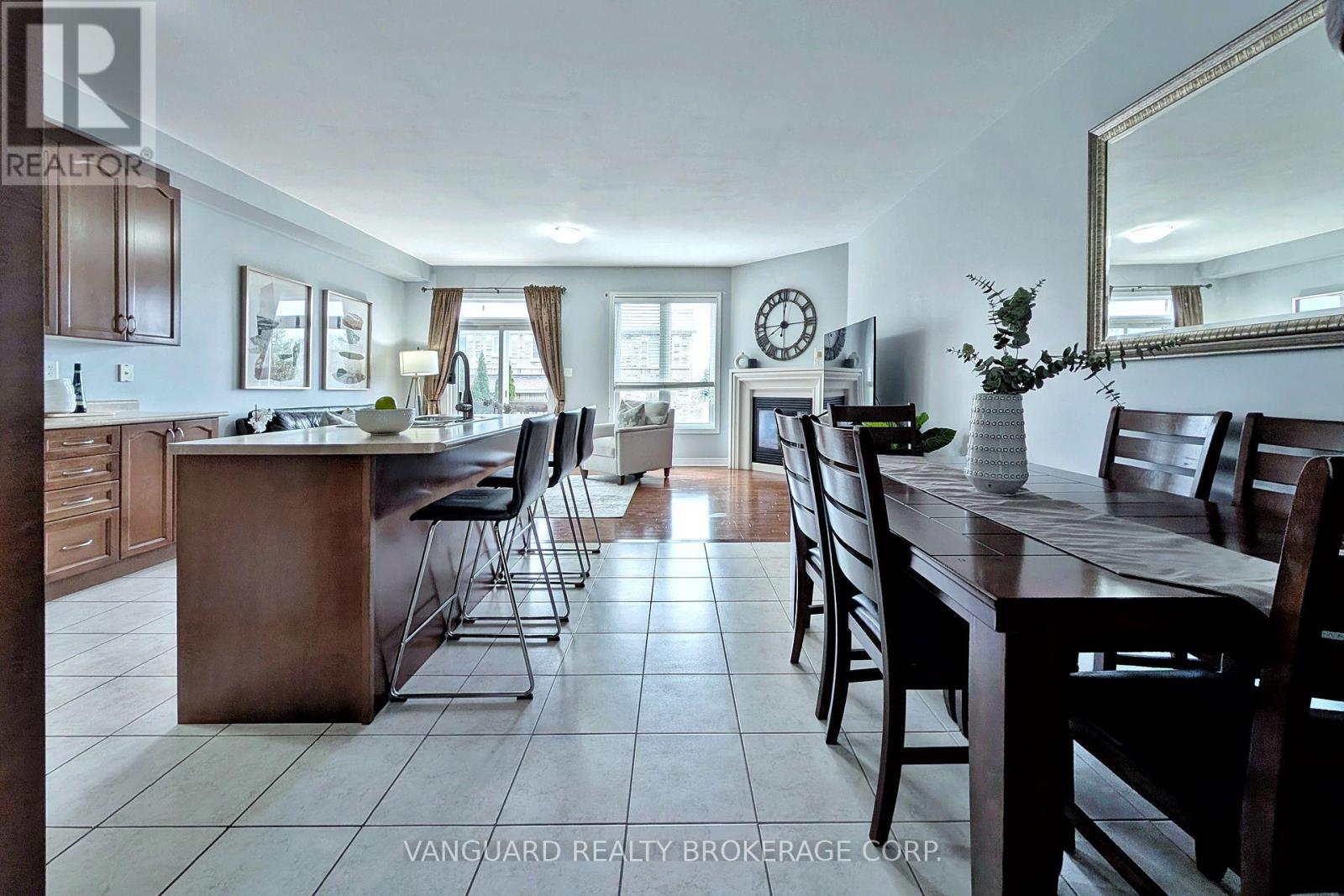 63 Mccann Crescent, Bradford West Gwillimbury (Bradford), Ontario  L3Z 0G6 - Photo 6 - N13056726