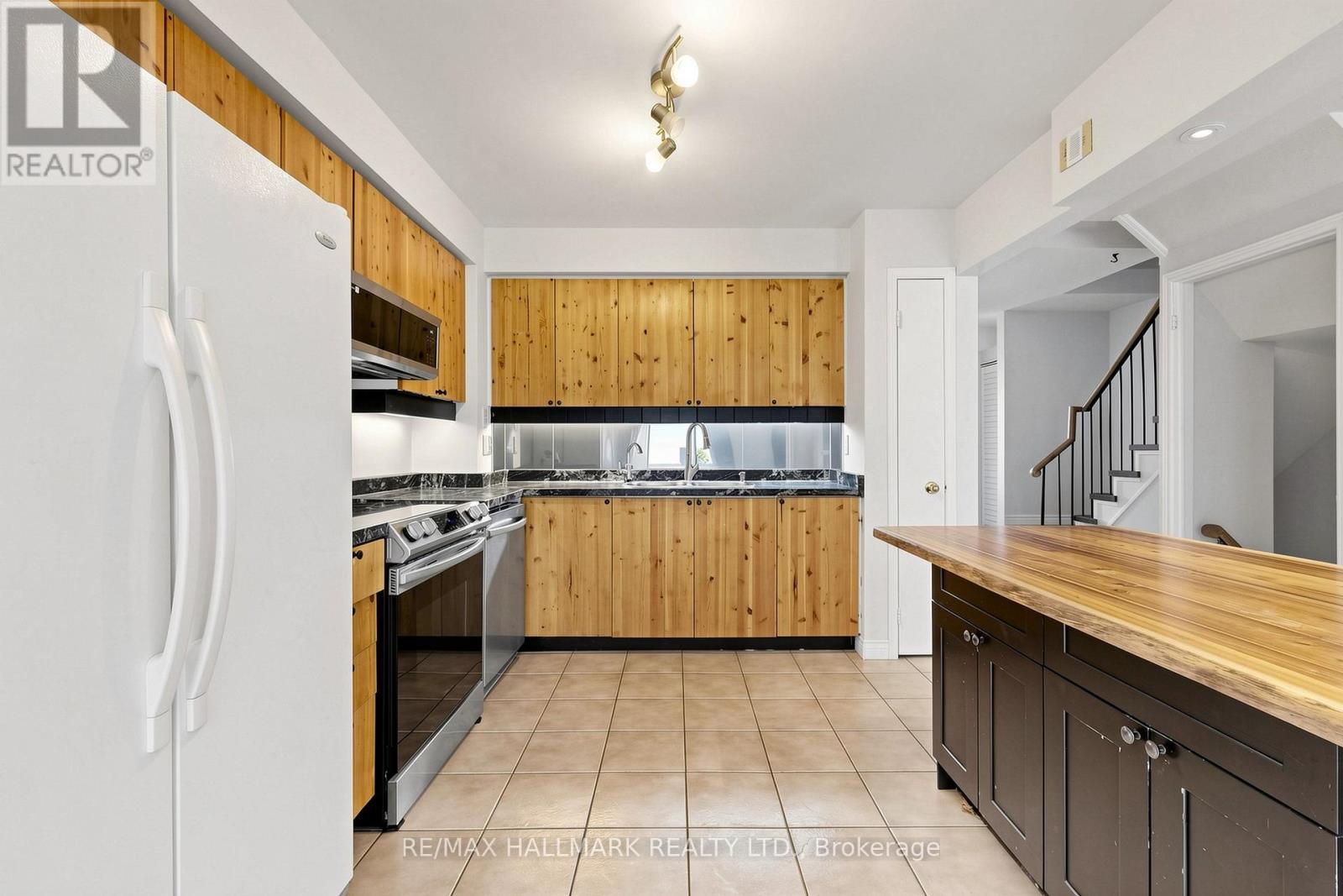 304 Maciver Boulevard, Newmarket, Ontario  L3X 1Y4 - Photo 12 - N13056810