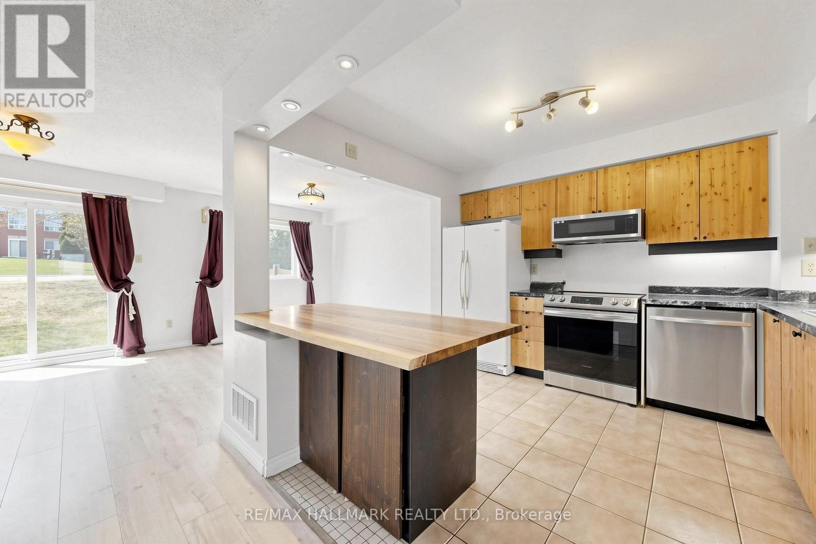 304 Maciver Boulevard, Newmarket, Ontario  L3X 1Y4 - Photo 14 - N13056810