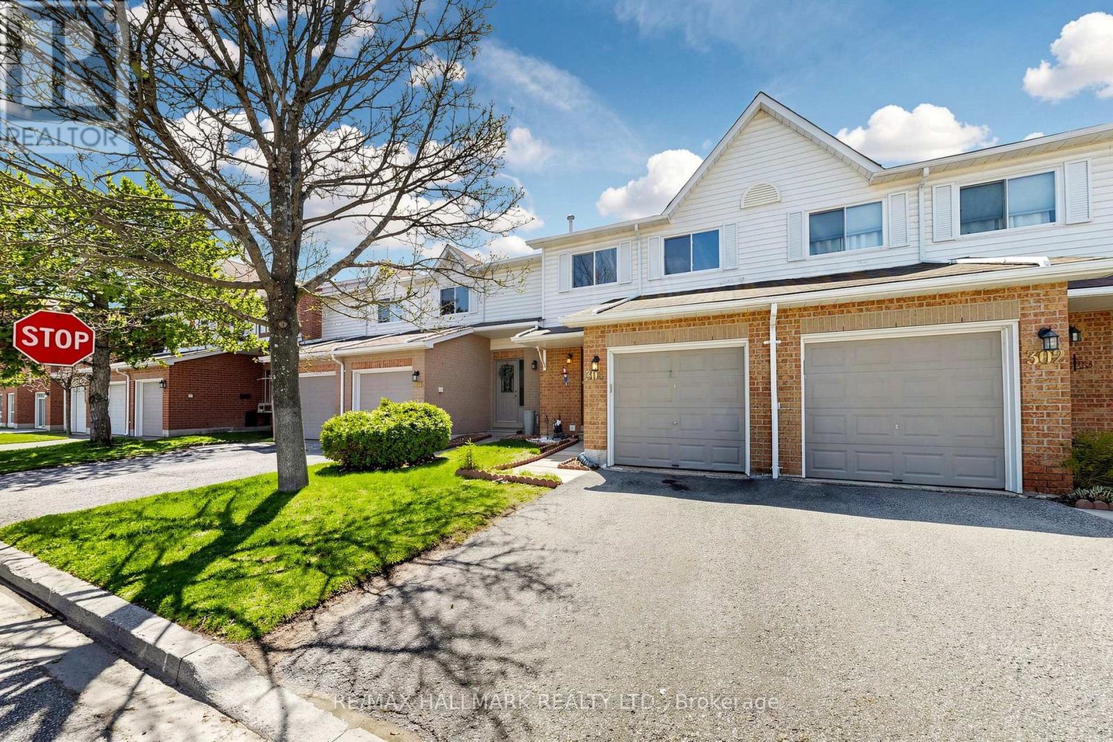 304 Maciver Boulevard, Newmarket, Ontario  L3X 1Y4 - Photo 2 - N13056810