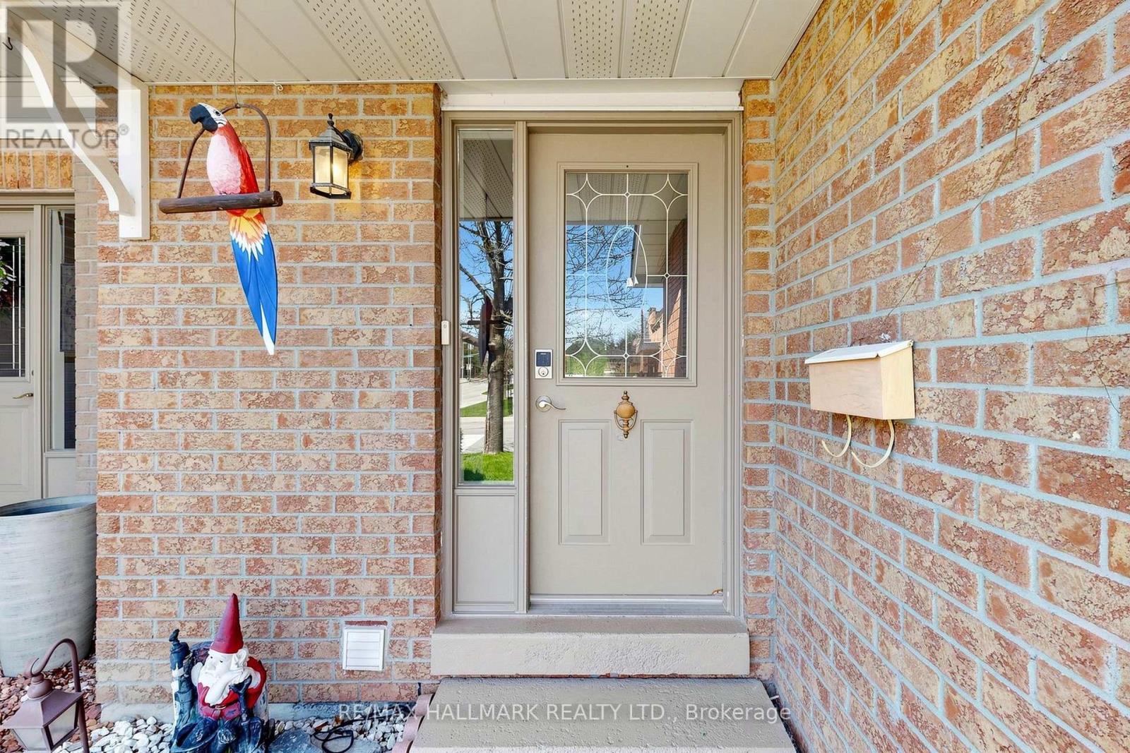 304 Maciver Boulevard, Newmarket, Ontario  L3X 1Y4 - Photo 3 - N13056810