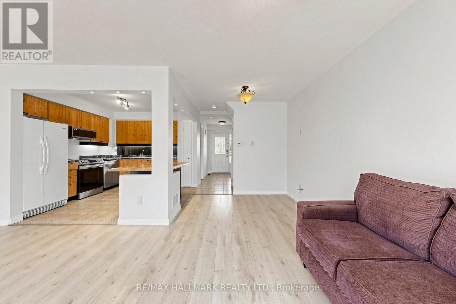 304 Maciver Boulevard, Newmarket, Ontario  L3X 1Y4 - Photo 5 - N13056810