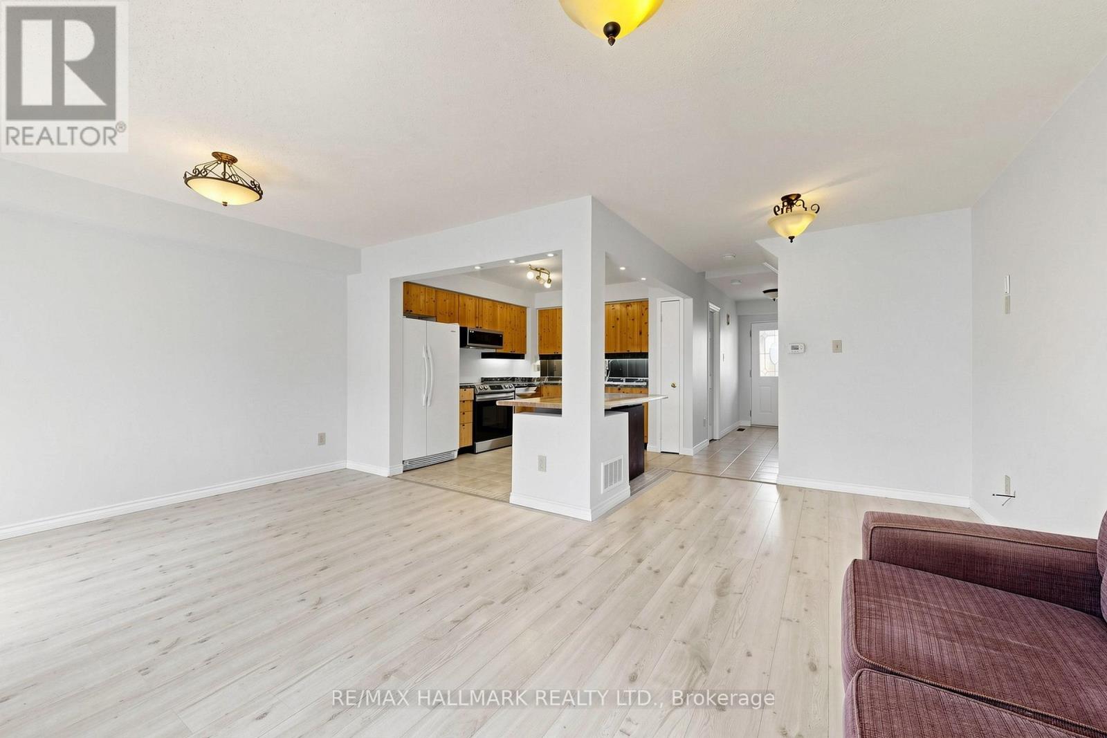 304 Maciver Boulevard, Newmarket, Ontario  L3X 1Y4 - Photo 6 - N13056810