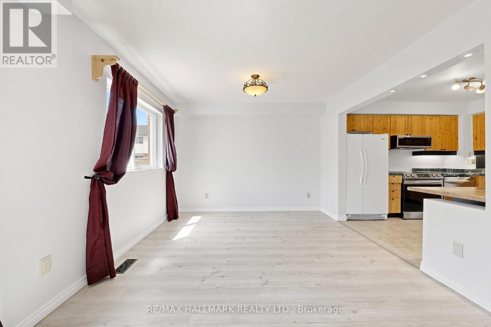 304 Maciver Boulevard, Newmarket, Ontario  L3X 1Y4 - Photo 7 - N13056810