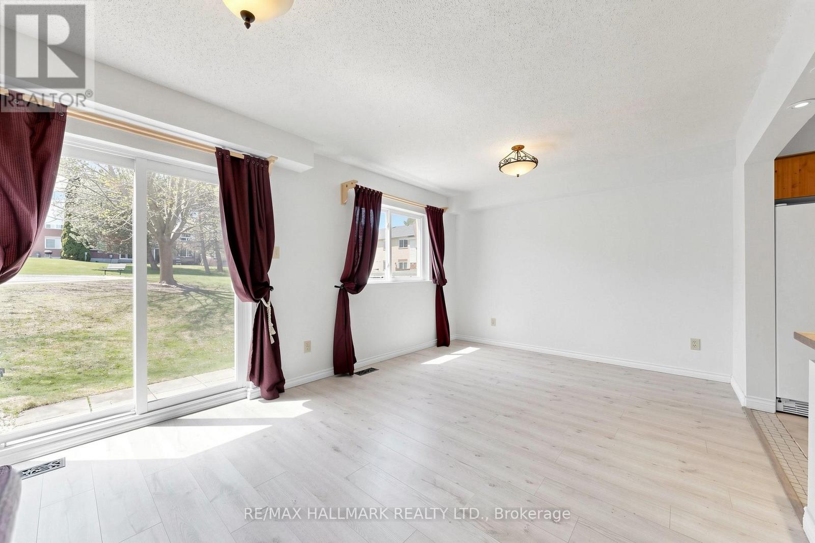 304 Maciver Boulevard, Newmarket, Ontario  L3X 1Y4 - Photo 8 - N13056810