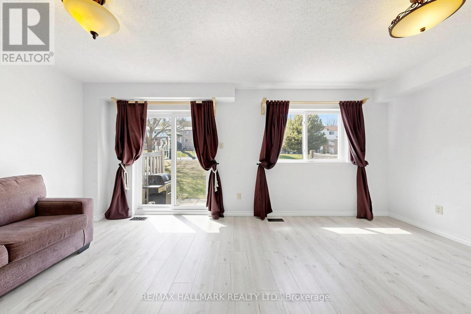 304 Maciver Boulevard, Newmarket, Ontario  L3X 1Y4 - Photo 9 - N13056810