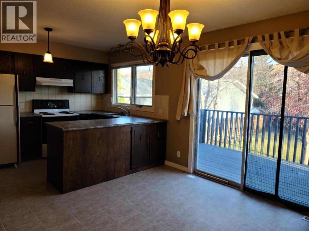 7413 96 Street, Peace River, Alberta  T8S 1E4 - Photo 4 - A2294704