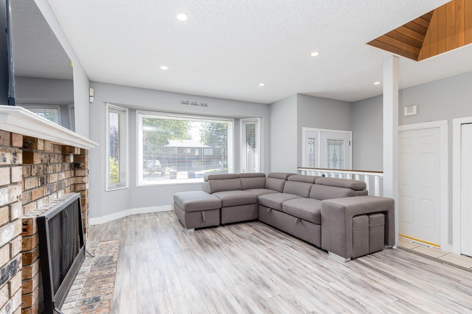 9435 149a Street, Surrey, British Columbia  V3R 7V6 - Photo 2 - R3116570