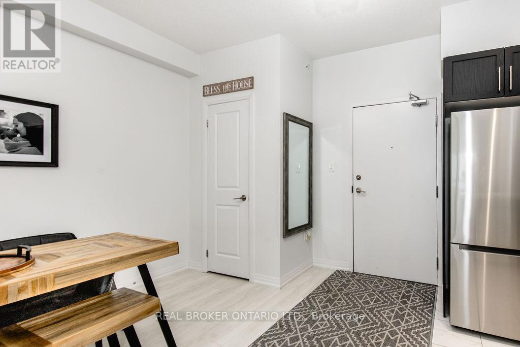 609 - 304 Essa Road, Barrie, Ontario  L9J 0H4 - Photo 4 - S13056618