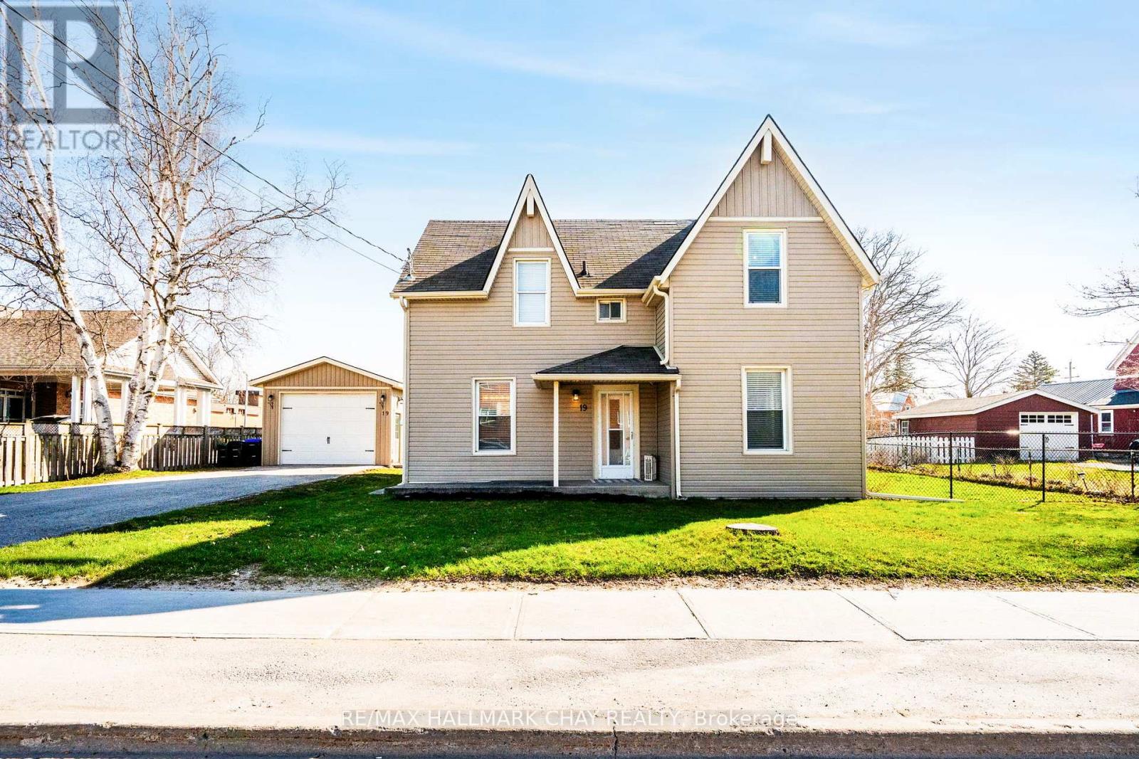 19 YONGE STREET S, Springwater, Ontario