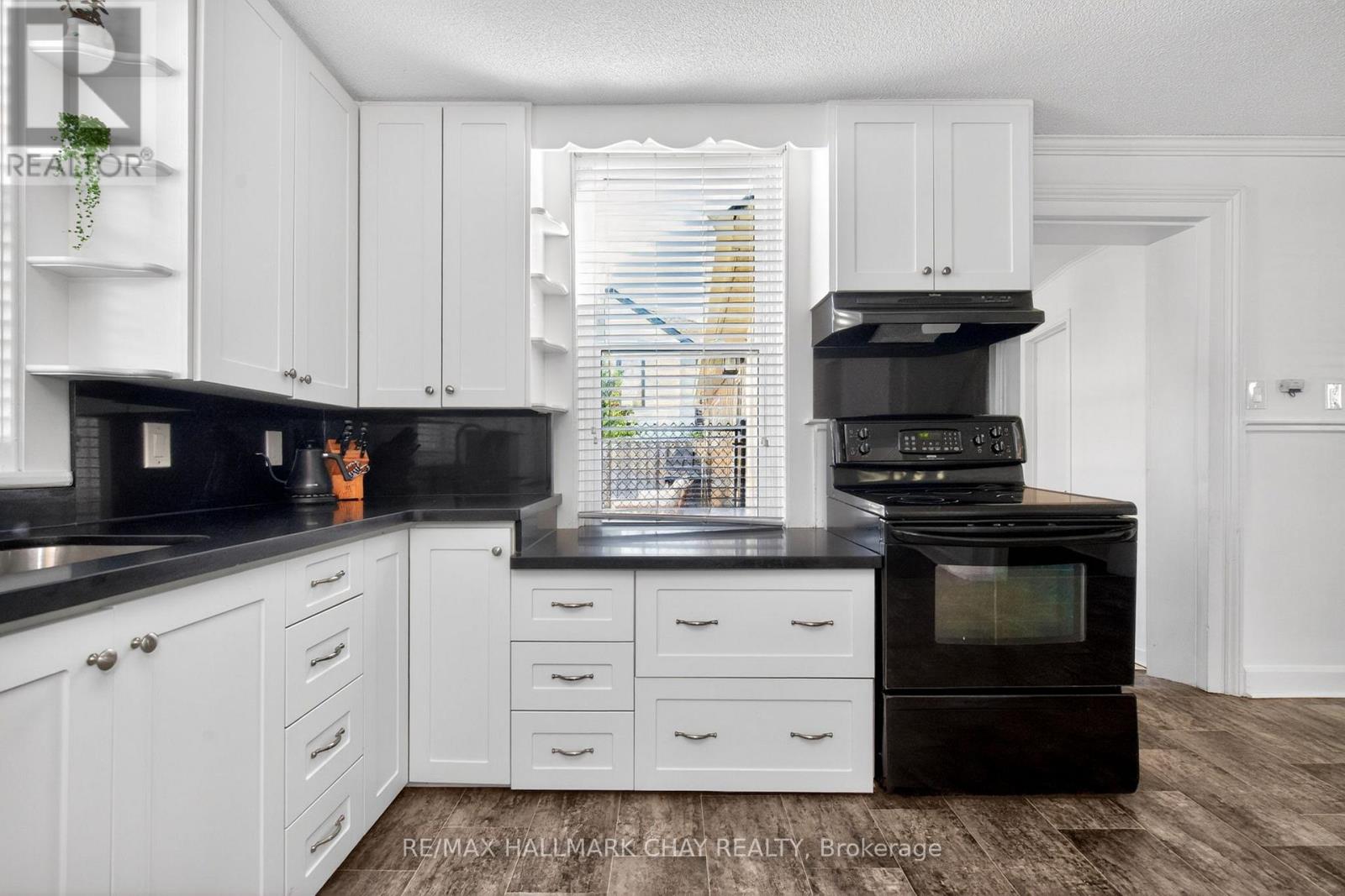 19 Yonge Street S, Springwater, Ontario  L0L 1P0 - Photo 10 - S13056710