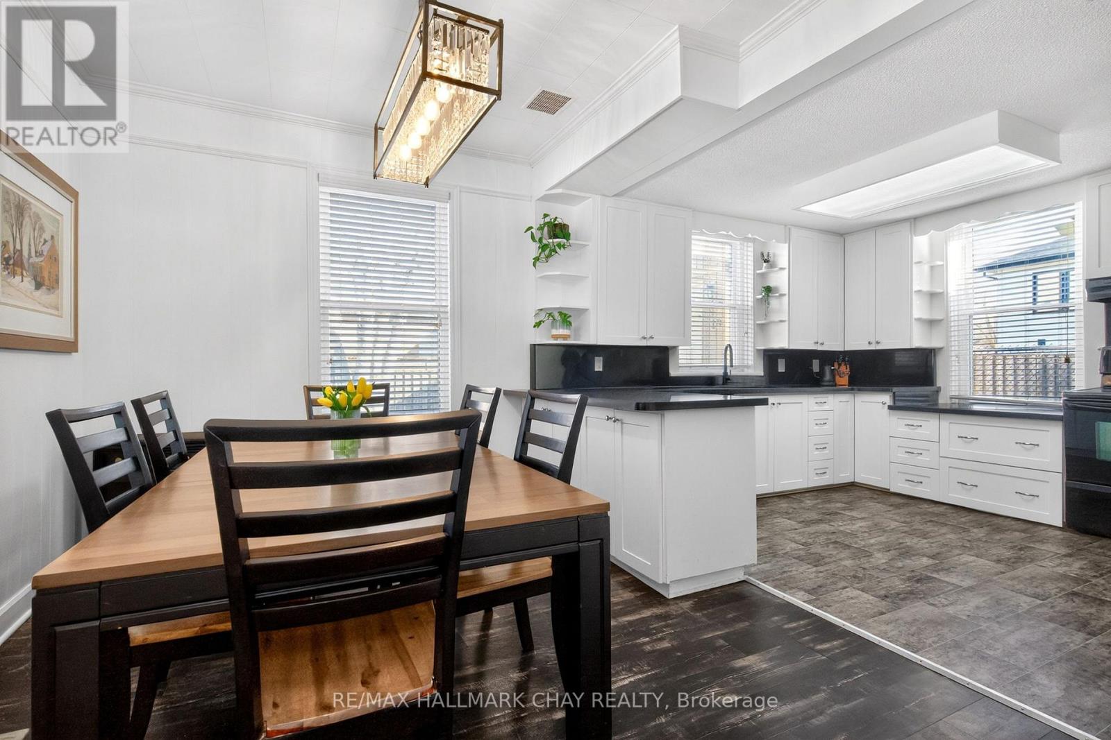 19 Yonge Street S, Springwater, Ontario  L0L 1P0 - Photo 12 - S13056710