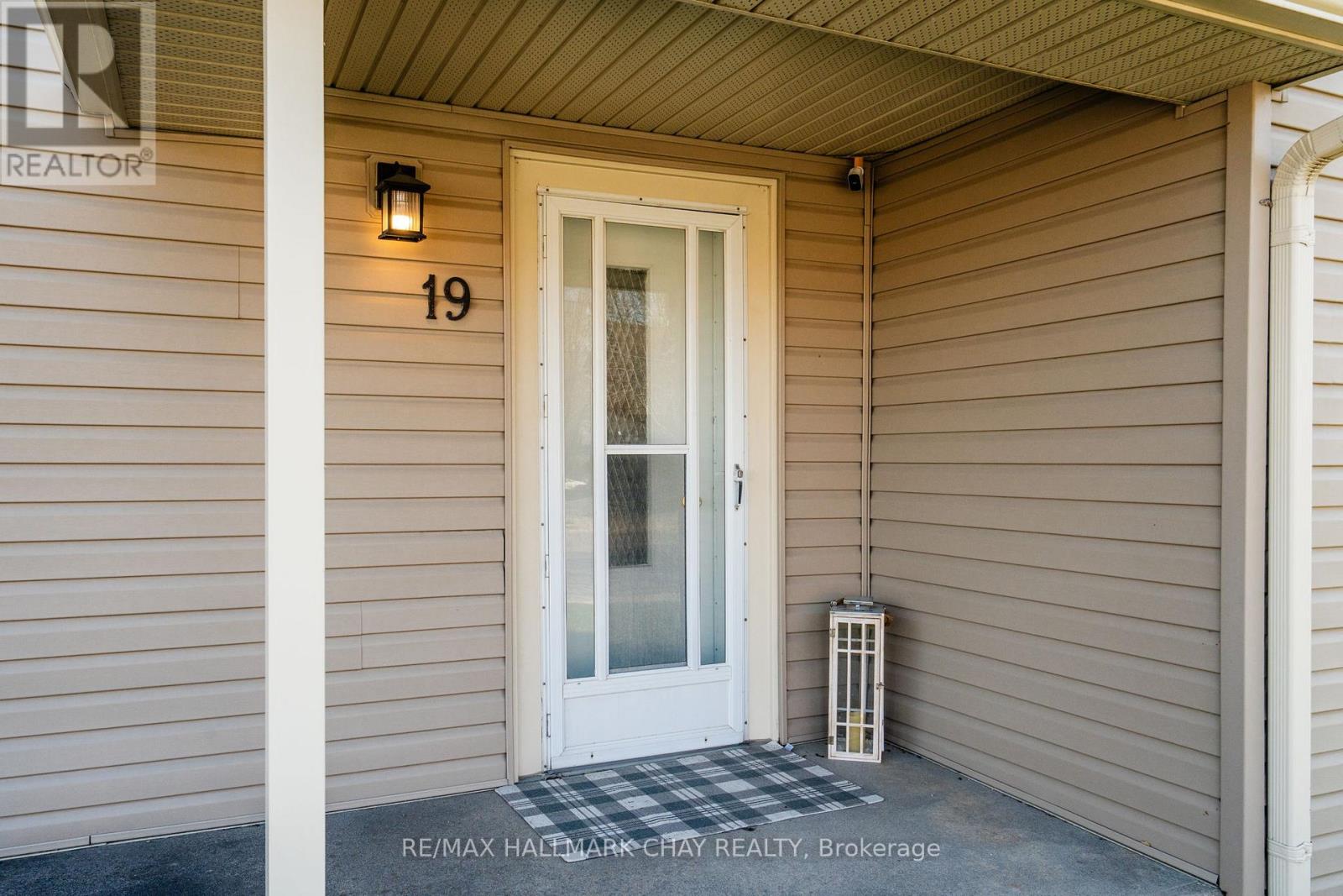 19 Yonge Street S, Springwater, Ontario  L0L 1P0 - Photo 3 - S13056710