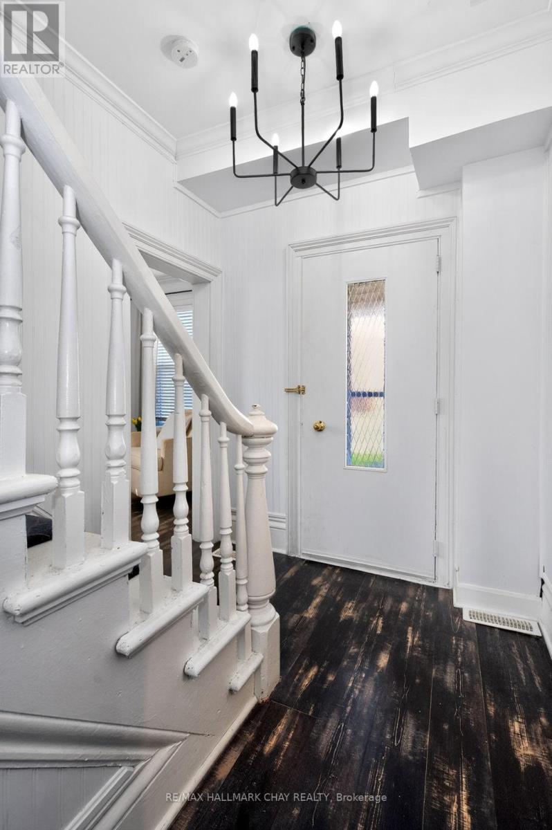 19 Yonge Street S, Springwater, Ontario  L0L 1P0 - Photo 4 - S13056710