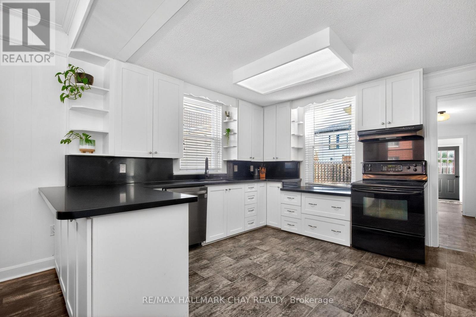 19 Yonge Street S, Springwater, Ontario  L0L 1P0 - Photo 5 - S13056710