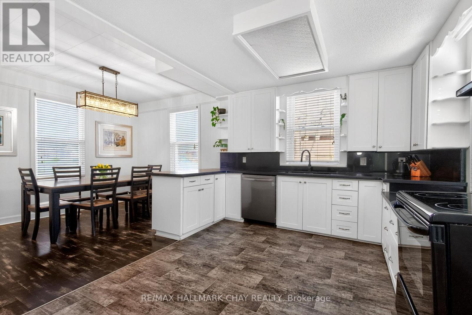 19 Yonge Street S, Springwater, Ontario  L0L 1P0 - Photo 6 - S13056710