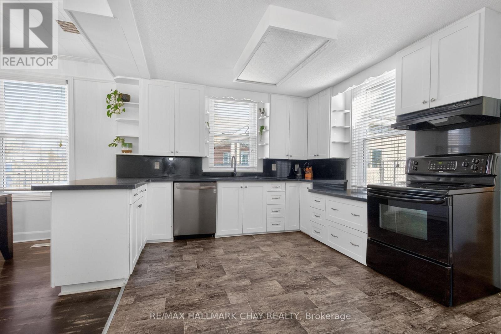 19 Yonge Street S, Springwater, Ontario  L0L 1P0 - Photo 7 - S13056710