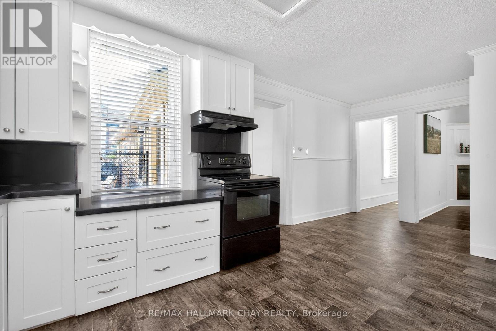 19 Yonge Street S, Springwater, Ontario  L0L 1P0 - Photo 9 - S13056710