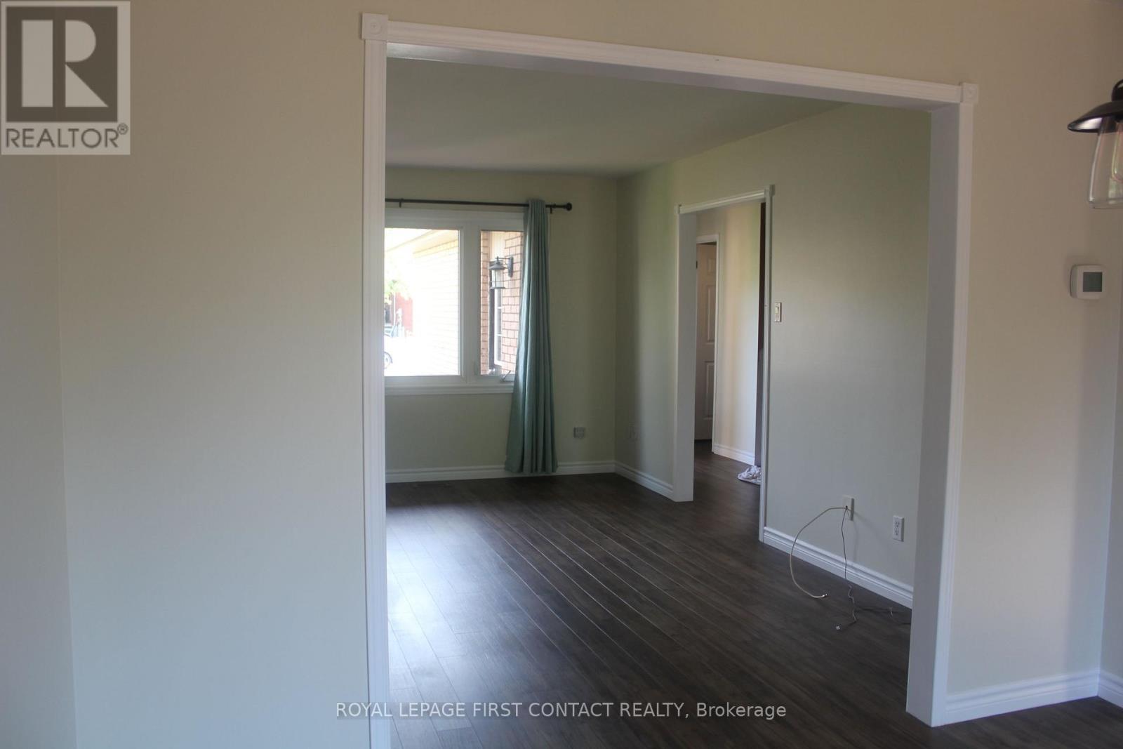 16 Rosenfeld Drive, Barrie (Grove East), Ontario  L4M 5X1 - Photo 11 - S13056874