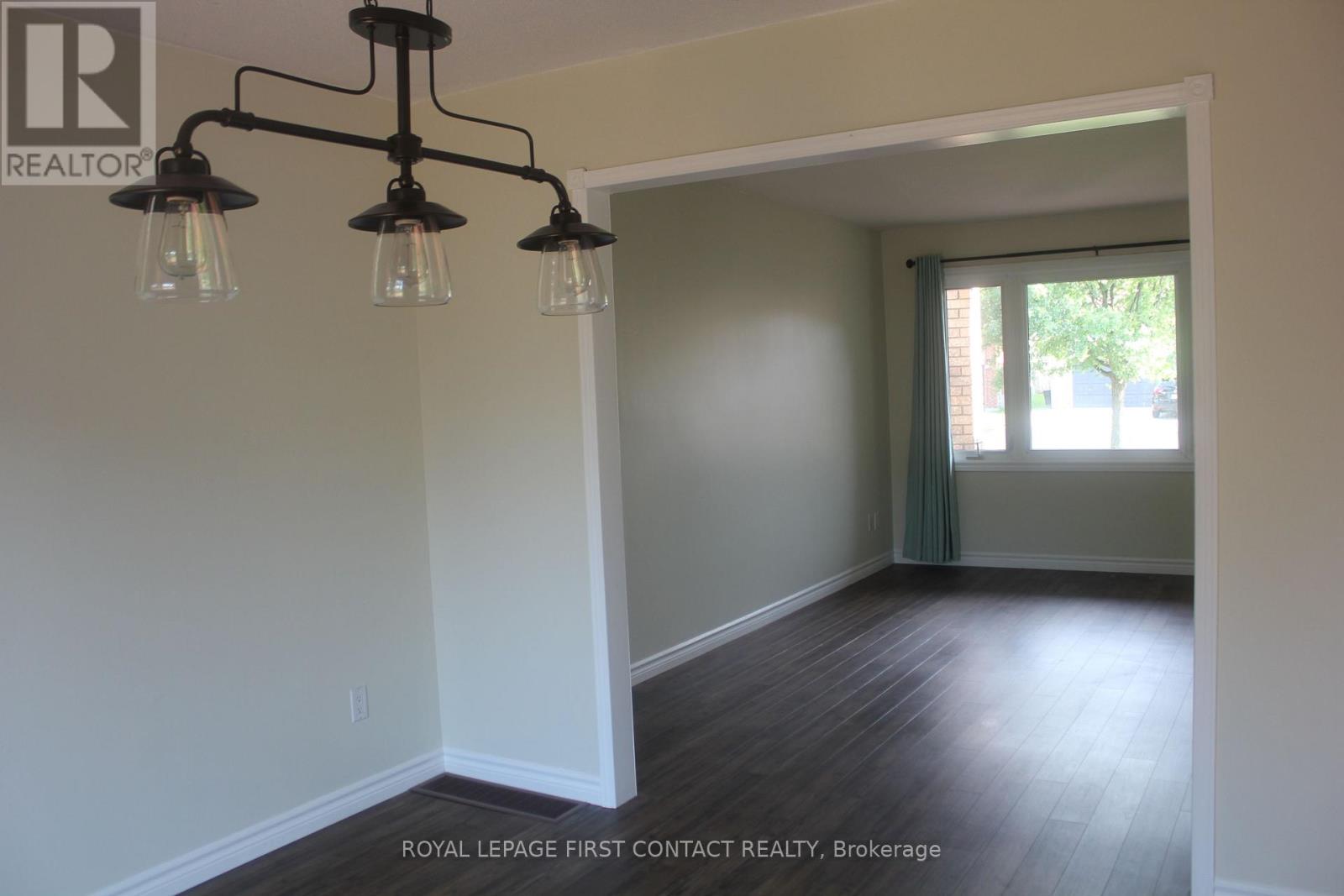 16 Rosenfeld Drive, Barrie (Grove East), Ontario  L4M 5X1 - Photo 12 - S13056874