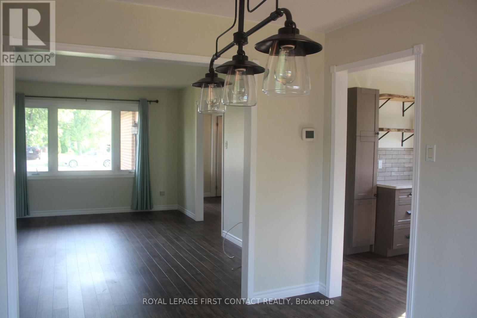 16 Rosenfeld Drive, Barrie (Grove East), Ontario  L4M 5X1 - Photo 9 - S13056874