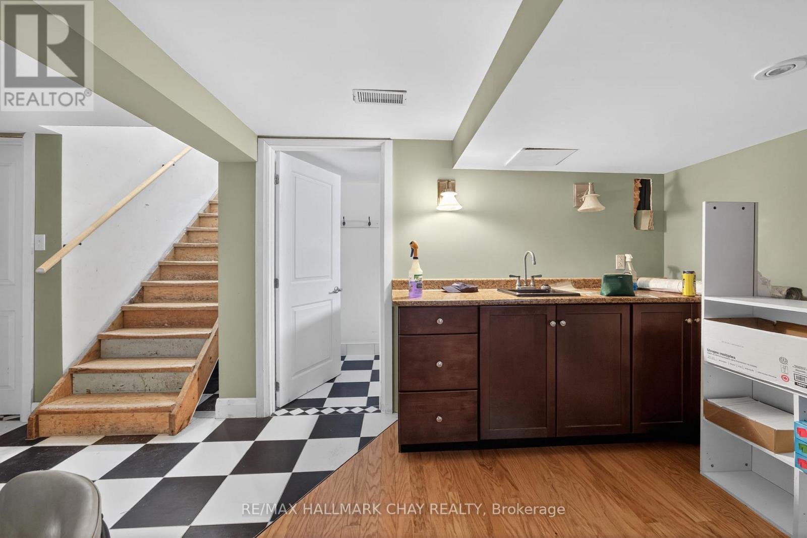 68 Drury Lane, Barrie (Wellington), Ontario  L4M 3C8 - Photo 23 - S13056936