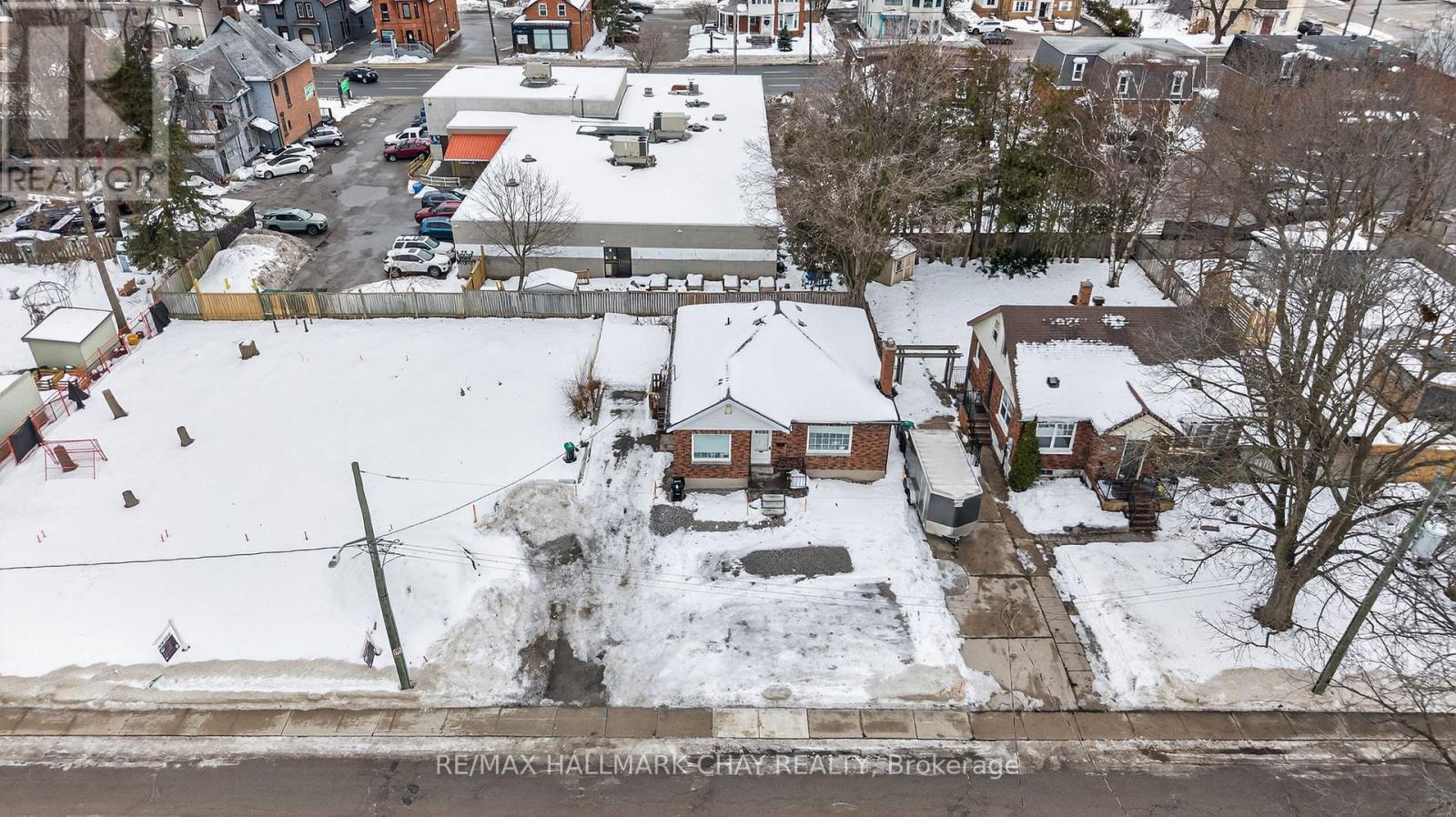 68 Drury Lane, Barrie (Wellington), Ontario  L4M 3C8 - Photo 29 - S13056936