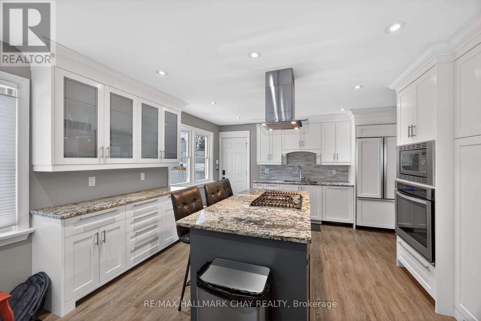 68 Drury Lane, Barrie (Wellington), Ontario  L4M 3C8 - Photo 4 - S13056936