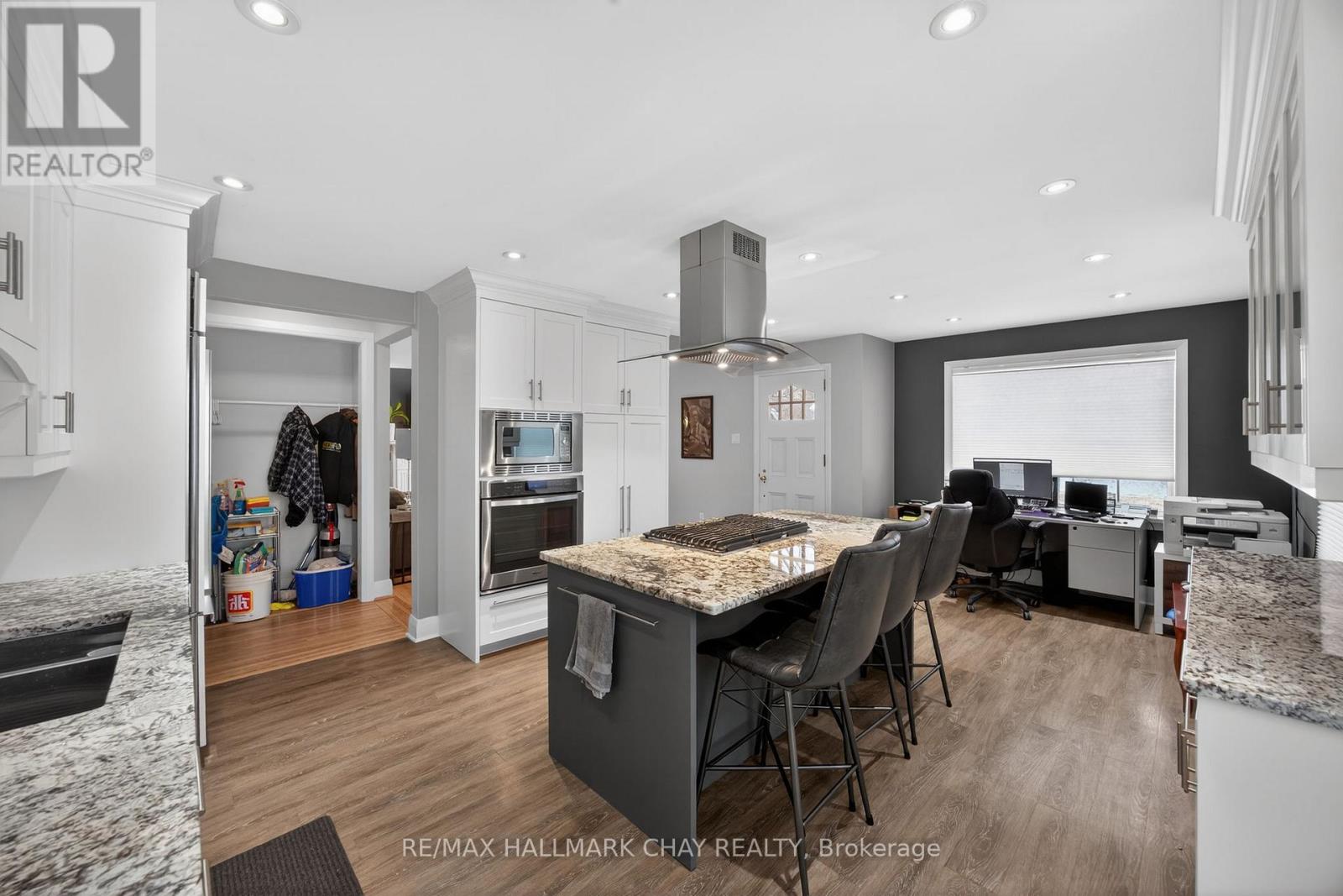 68 Drury Lane, Barrie (Wellington), Ontario  L4M 3C8 - Photo 6 - S13056936