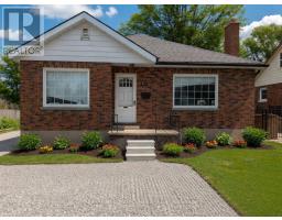 68 DRURY LANE, Barrie, Ontario