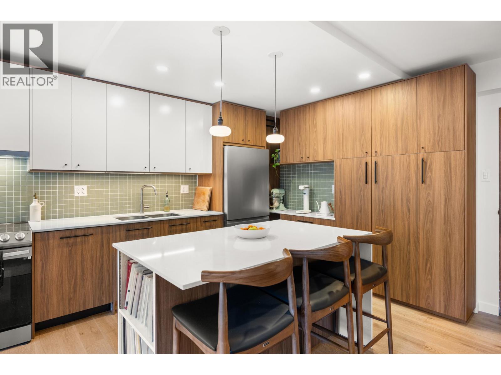 320 1445 Marpole Avenue, Vancouver, British Columbia  V6H 1S5 - Photo 5 - R3090412