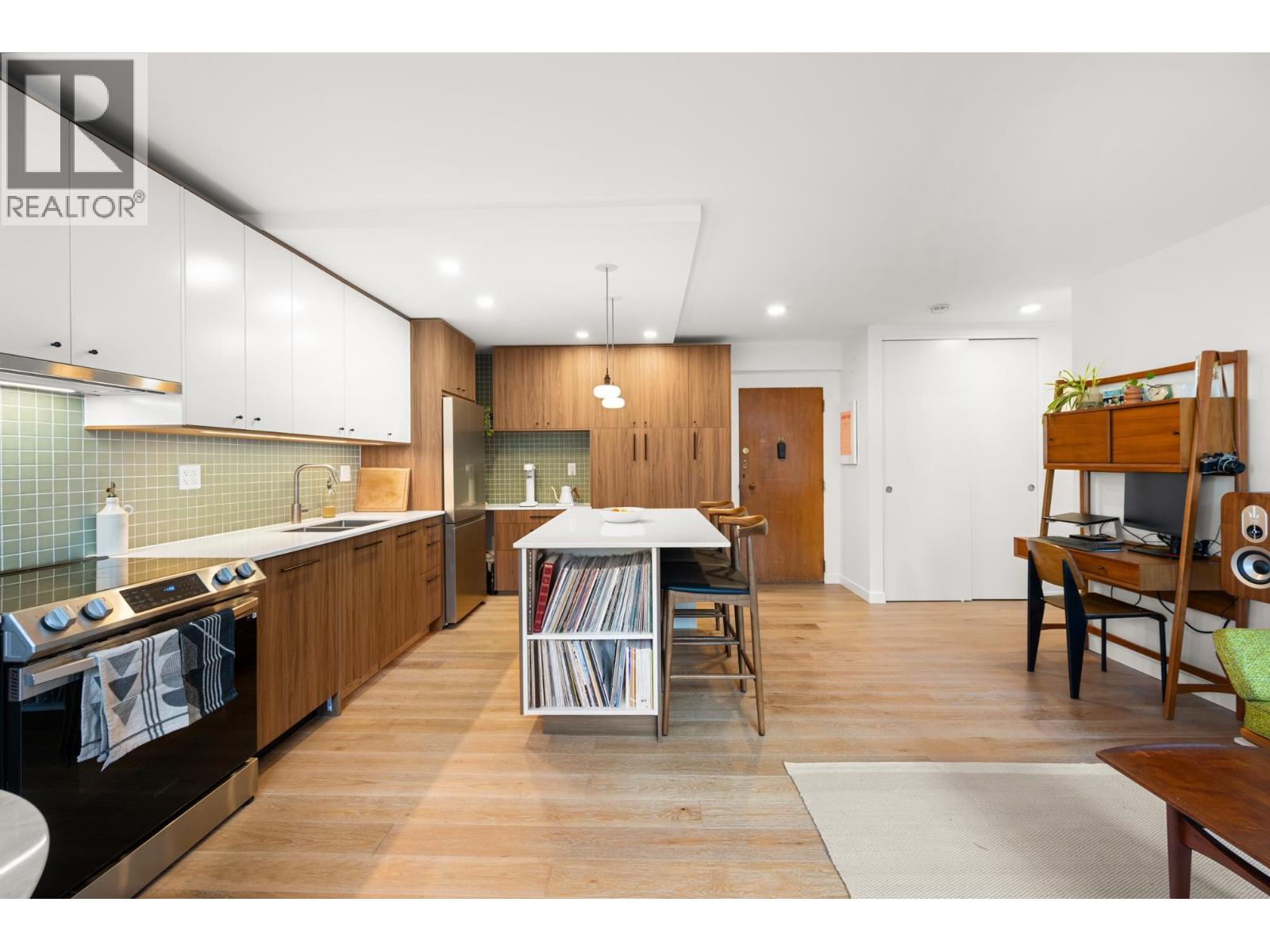 320 1445 Marpole Avenue, Vancouver, British Columbia  V6H 1S5 - Photo 12 - R3090412