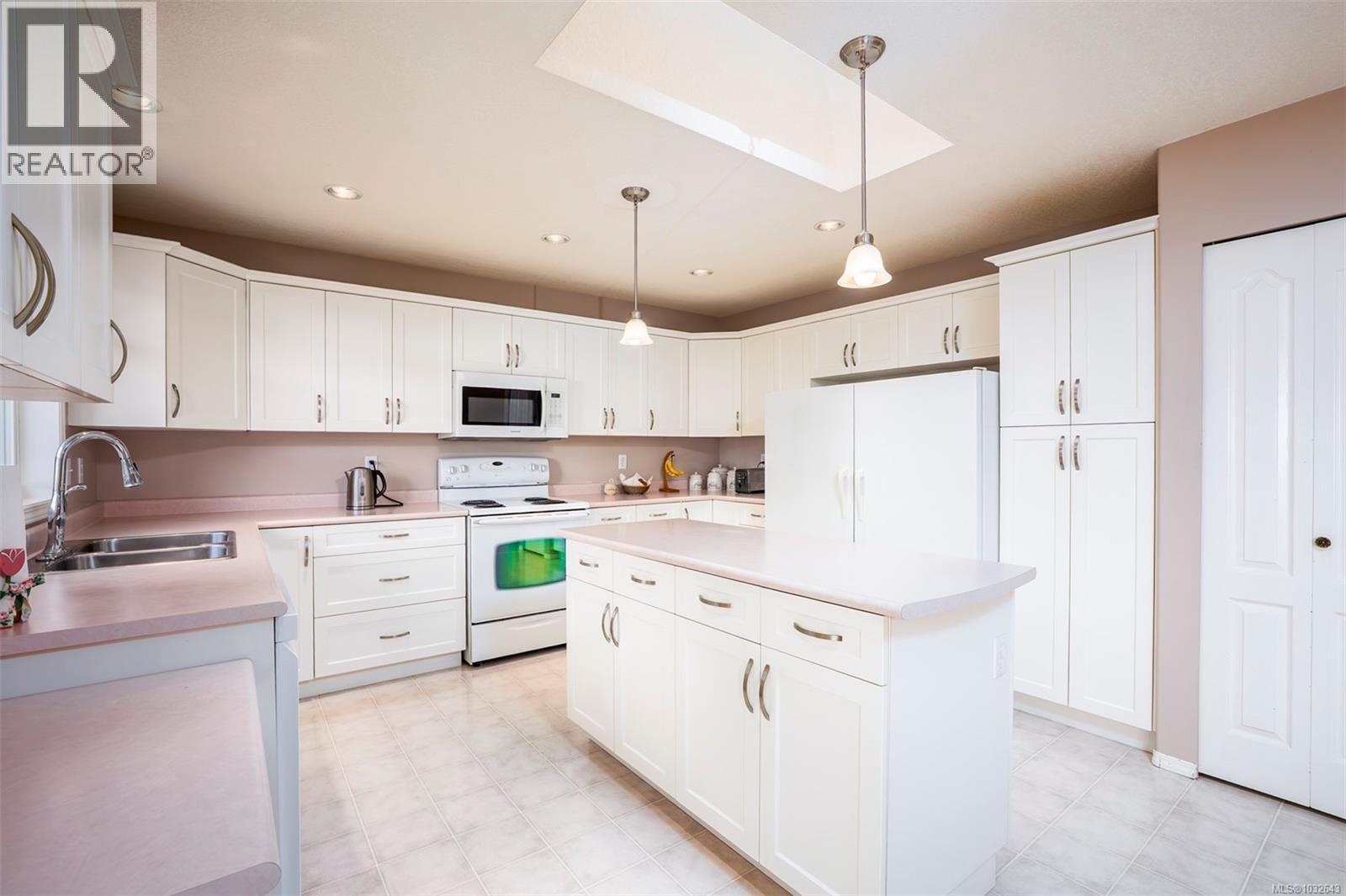 5951 Cathedral Cres, Nanaimo, British Columbia  V9R 1J7 - Photo 3 - 1032643