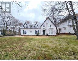 179-181 East Victoria Street, East Amherst, Nova Scotia