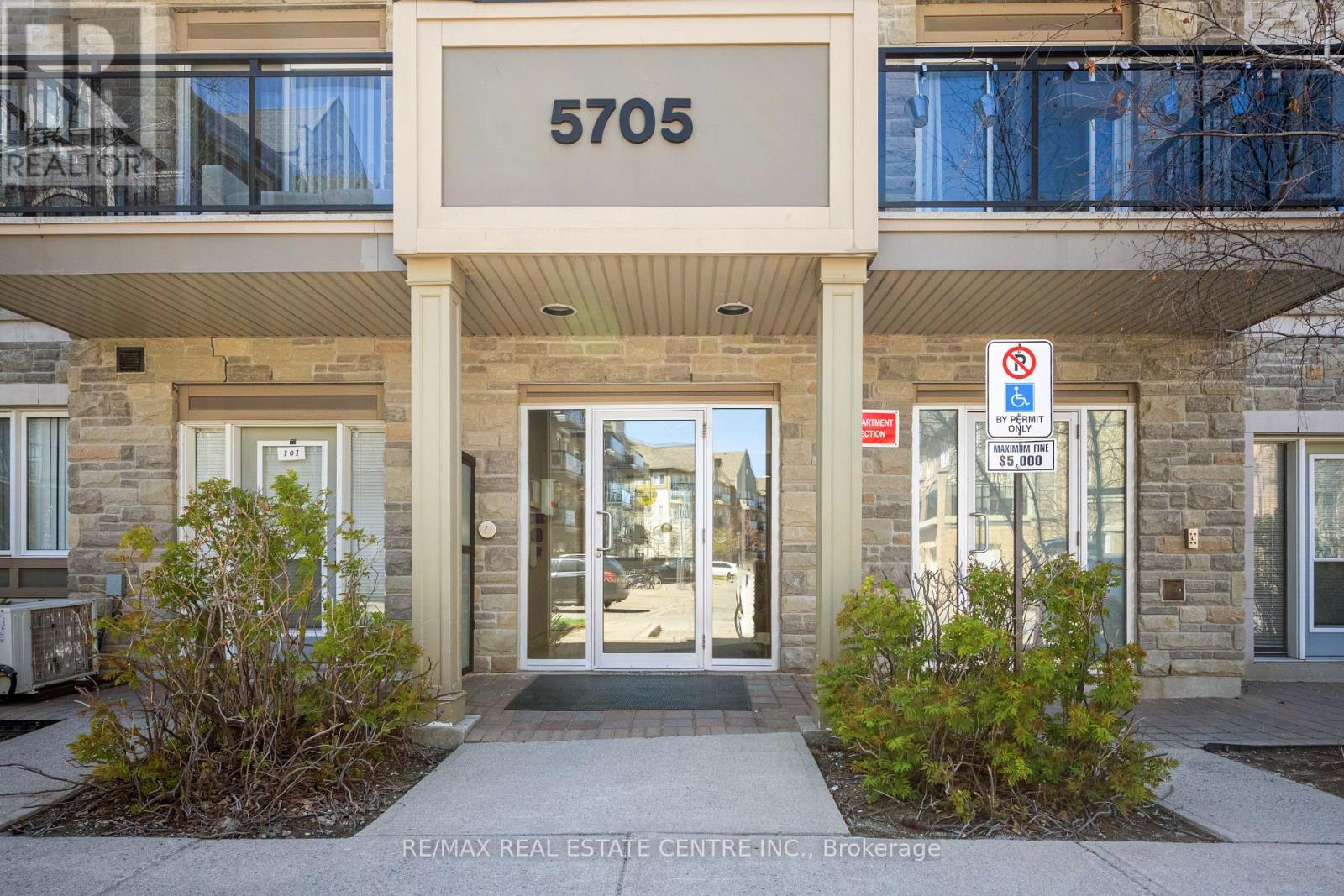 307 - 5705 Long Valley Road, Mississauga, Ontario  L5M 0L8 - Photo 2 - W13056574